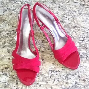 Womens FIONI Elegant Elastic Strap Pump Size 6 1/2